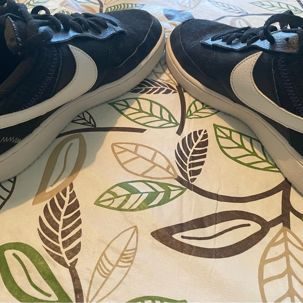 Men’s Nike‎ Court Vision low top sneakers, black with white trim, size 9 US size